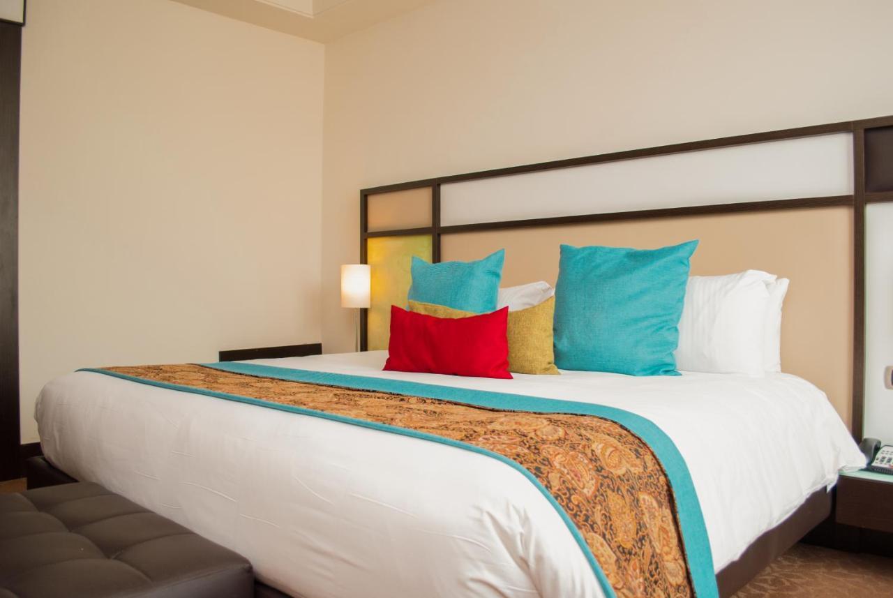 Hesperia Wtc Valencia Hotell Exteriör bild