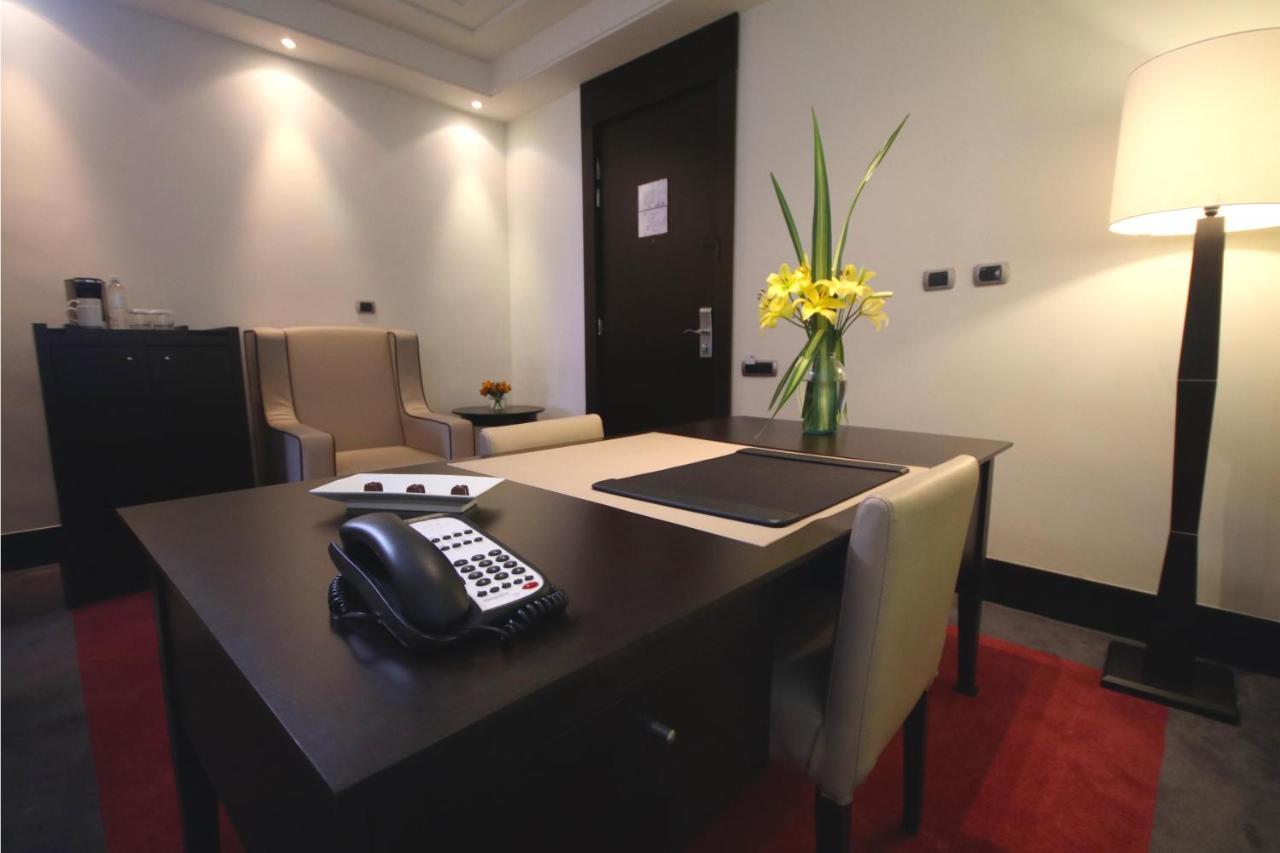 Hesperia Wtc Valencia Hotell Exteriör bild