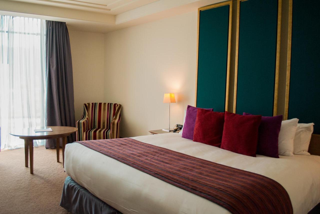 Hesperia Wtc Valencia Hotell Exteriör bild