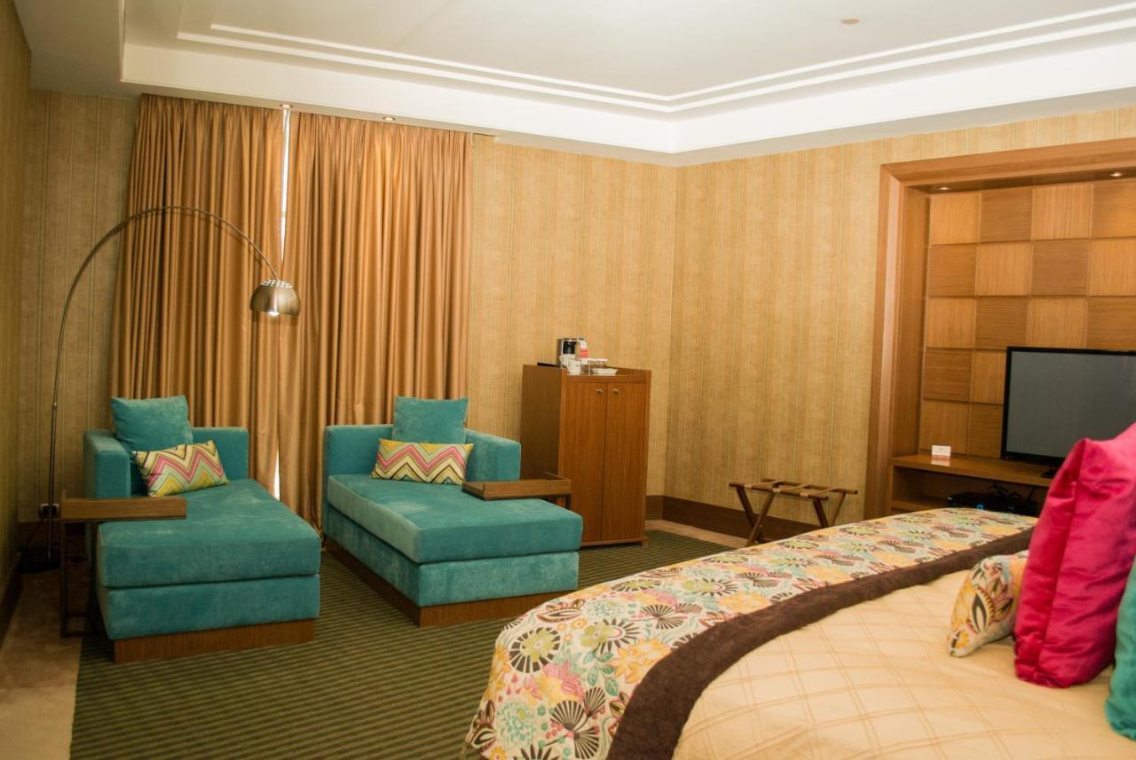 Hesperia Wtc Valencia Hotell Exteriör bild