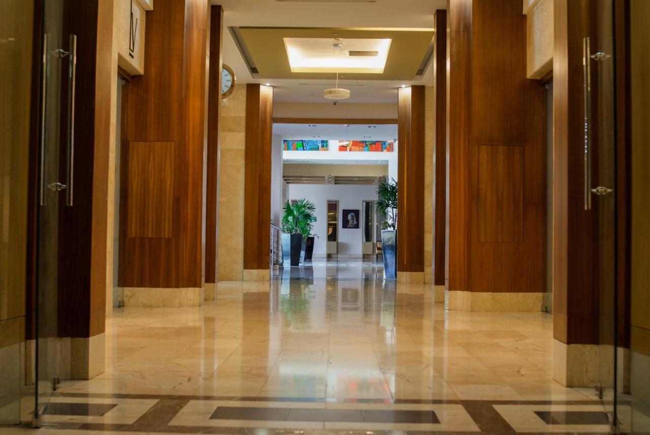 Hesperia Wtc Valencia Hotell Exteriör bild