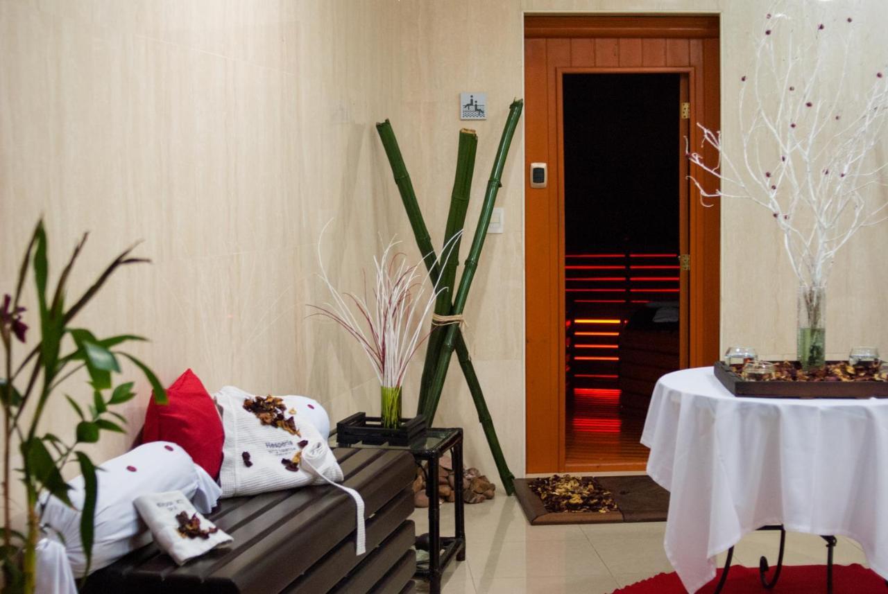 Hesperia Wtc Valencia Hotell Exteriör bild