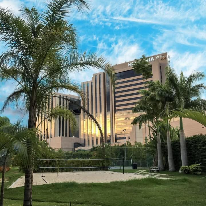 Hesperia Wtc Valencia Hotell Exteriör bild
