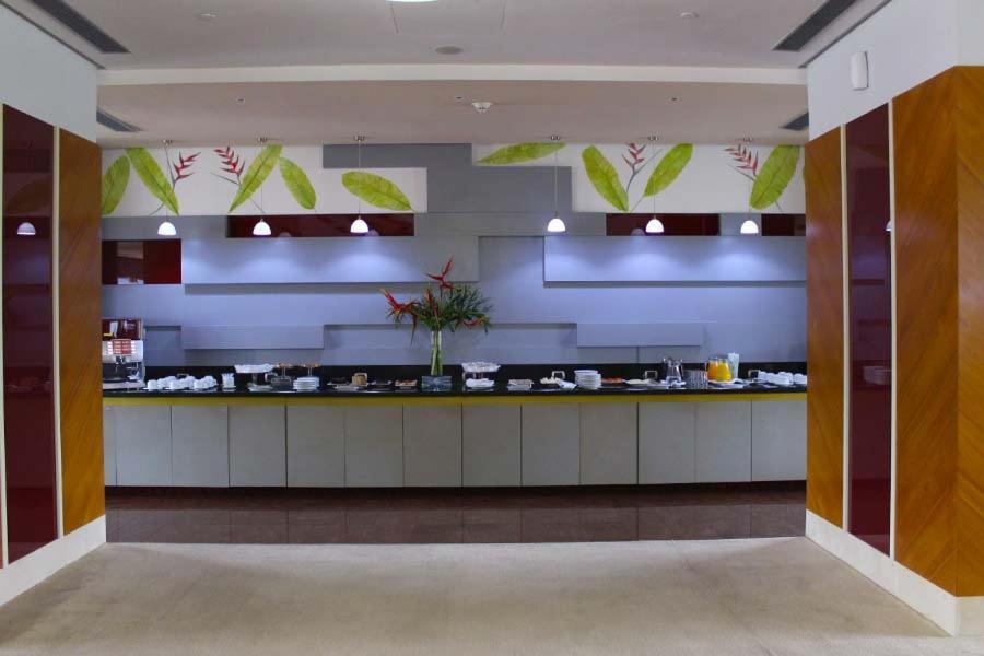 Hesperia Wtc Valencia Hotell Exteriör bild